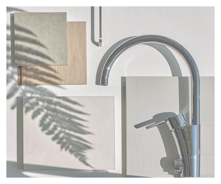 Moodboard för Besqabbostaden med materialval och skuggspel